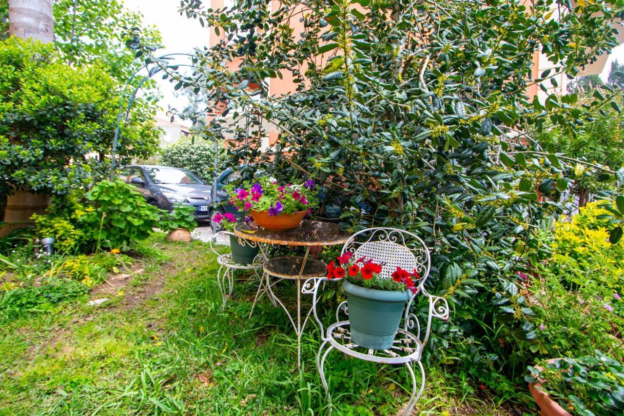 Sophie'S Garden Apartment Pótamosz Kültér fotó